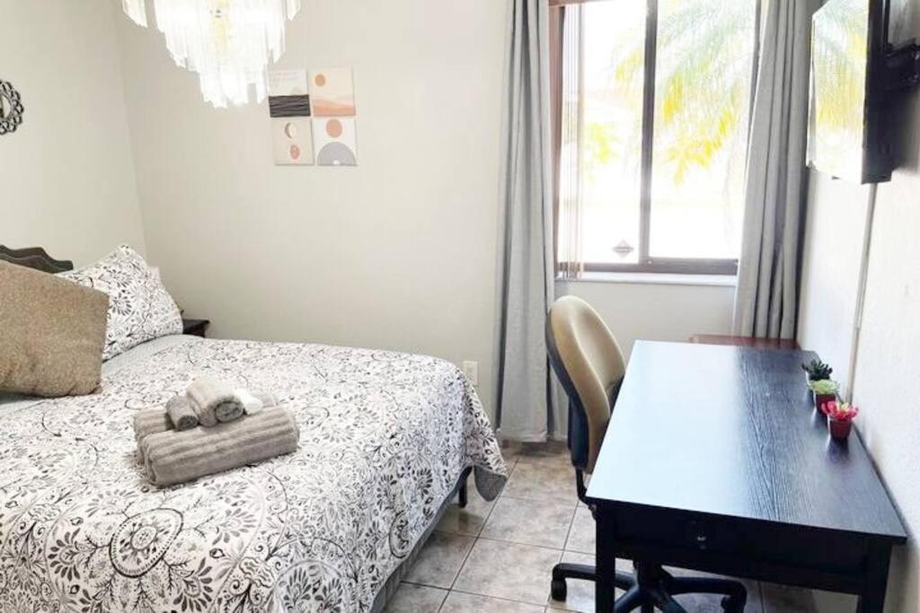 فيلا Amazing & Cozy Duplex Near Zoo Miami ! المظهر الخارجي الصورة