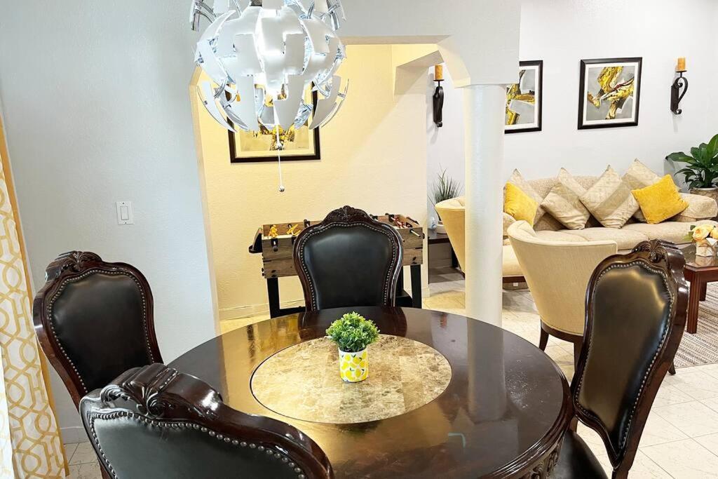 فيلا Amazing & Cozy Duplex Near Zoo Miami ! المظهر الخارجي الصورة
