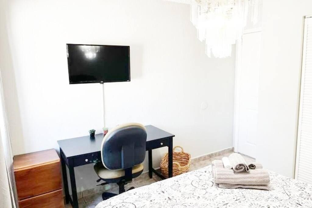 فيلا Amazing & Cozy Duplex Near Zoo Miami ! المظهر الخارجي الصورة