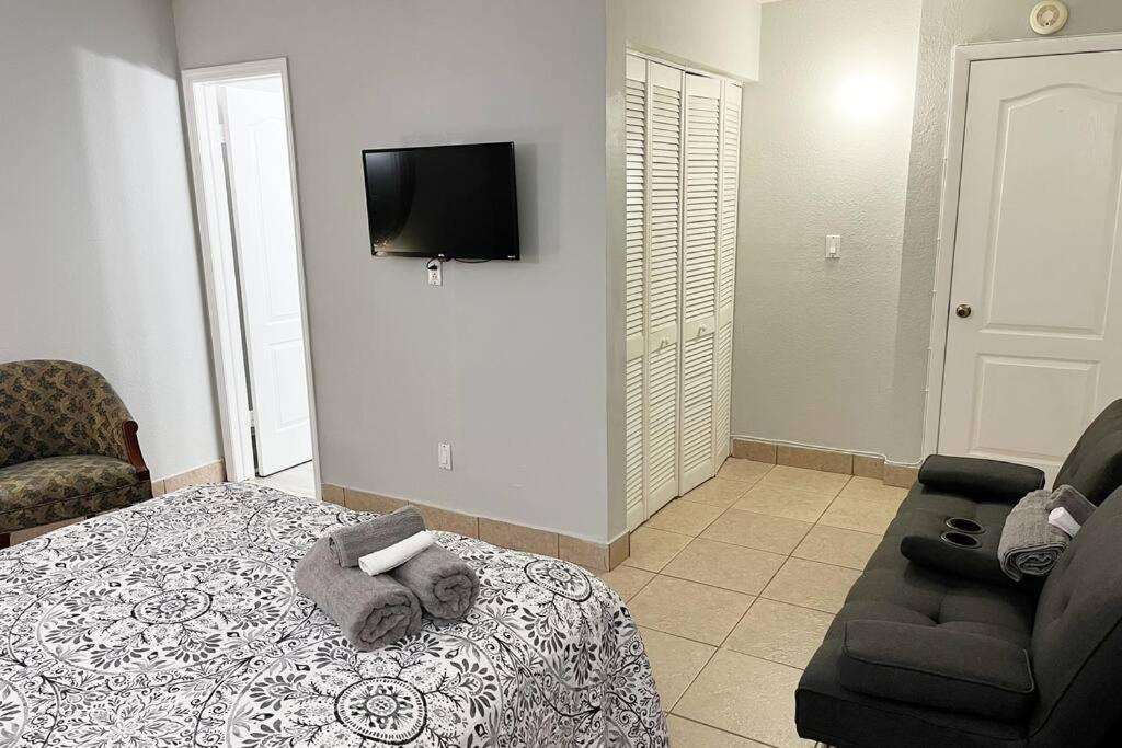 فيلا Amazing & Cozy Duplex Near Zoo Miami ! المظهر الخارجي الصورة