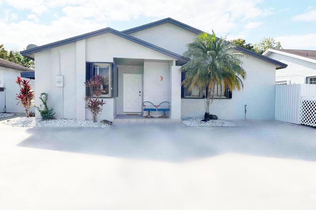 فيلا Amazing & Cozy Duplex Near Zoo Miami ! المظهر الخارجي الصورة
